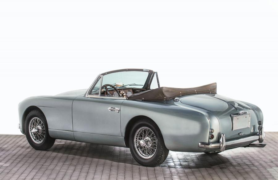  Aston Martin DB2/4 Drophead Coupe 1953 года  (фото 4 из 13)
